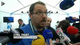 En d&eacute;placement dans l'est, Valls, Macron et El Khomri d&eacute;fendent la loi Travail