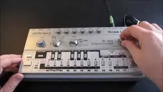 Roland TB-303 Bass Line demonstration. Serial 275000