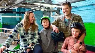 Ещё одна потрясающая неделя в @RaysBikePark! Познакомьтесь с семьёй Ролланд из Аляски!