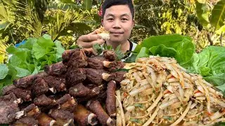 ซุปหน่อไม้ส้มใส่งาหอมๆ♨️ทอดซี่โครงหมูแซ่บหลายเด้อ😋😋😋😋￼