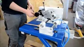 Paintbrush Bonding Machine / Ringpinsel-Vorbindemaschine