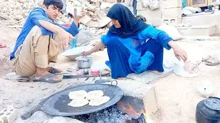 Ms. Samira made local bread for her family😋