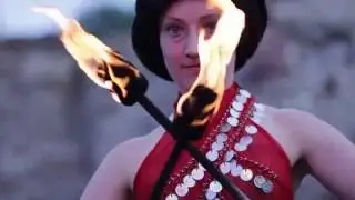Vēderdejas ar lāpām