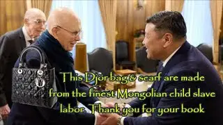 Посол дарит шарф, посвященный рабскому труду детей, мормонскому священнику Церкви СПД, президенту...