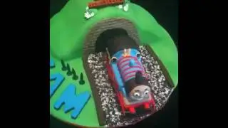 Thomas the tank engine cake