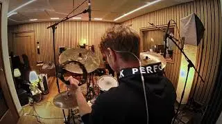 Groovy Fretless Bass & Left-Hand Tambourine Groove &ndash; Pulse Mechanics Studio Session