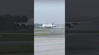 Emirates Airlines Airbus A380 😮🛫 #shorts #avaition #airlines #airport #airbusa380 #landing #emirates