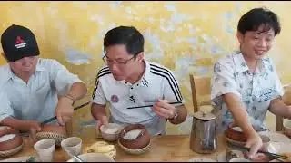 23/8/25 gia đ&igrave;nh 3 th&ocirc;ng gia đi tham quan Phan Thiết 