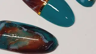 Tortoise Shell Marble Design on Round Presson Nails - Red Iguana