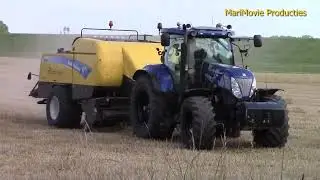 Strobalen persen met een New Holland tractor en big baler door Loonbedrijf Dorrestijn  in Appeltern