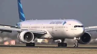 Garuda Indonesia - Boeing 777-300 ER - Quick landing at AMS (PK-GID)