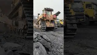 what is dumping . overman work in dumping. Volvo tipper dumping . #dumpingarea #obdumping #tipperdum