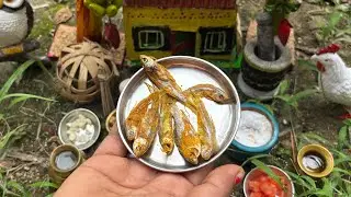 Mini Dry Fish | Miniature Cooking | Karuvattu Thokku | Village Style | Mini Food