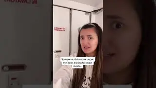 Мальчик запер меня в туалете самолета..😩 #шорты