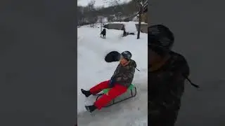 Zima kakvu pamtimo iz djetinjstva. Djeca danas rijetko dožive ovo, zimska idila u  Rogatici ❄️