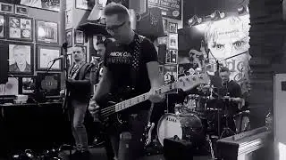 Soundcheck before live - Teruel, Spain!