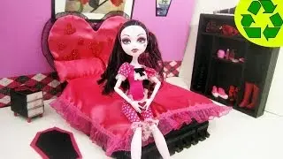 Monster High Tutorial: Draculaura Doll Bed - Recycling - Doll Crafts - simplekidscrafts