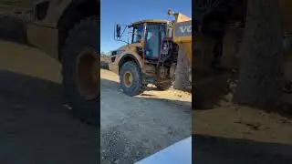HUGE! Wheels Dump Truck Reversing