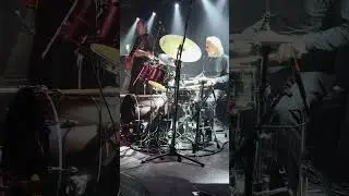 Pierre Van Der Linden of Dutch Band Focus Drummer. Insane 4 Minute Solo aged 79 years.