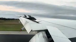 Singapore Airlines Boeing 777 Cloud Surfing Landing