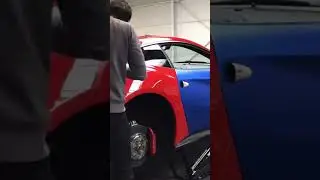 Stap in de wereld van exclusiviteit, Ferrari F12 in PWF Matt Anodized Blue wrap. Upgrade jouw stijl!