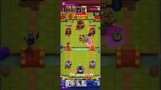 What is this? 😨#clashroyale #games
