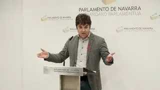 Pablo Azcona tras la Mesa y Junta del Parlamento de Navarra. 01/12/2025