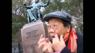 TRAN QUANG HAI plays the KHOMUS jew's harp in MOSCOW, October 25, 2012