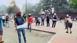 Clashes shatter Caracas carnival day