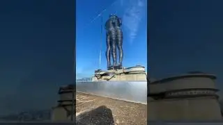 The iconic moving statue of Ali and Nino from below 🔭🔭#shorts