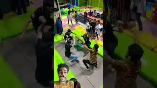 Jumping short video #dance #funny #trampoline #friends #jump #jumping #tiktok #tiktokvideo #shorts