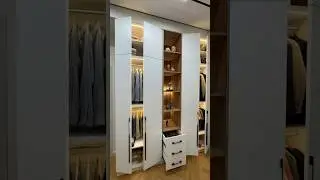 Fitted Wardrobe in matt white and warm oak open shelving
