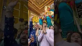 #GharatGanpati cast visits #lalbaughcharaja  🌸 #nikitadutta #bhushanpradhan #ganpati #marathimovie