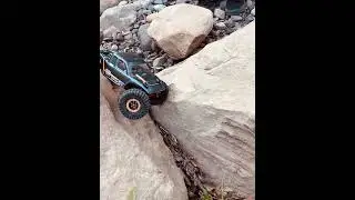 Axial Scx24 3 wheel side hill!! #scx24