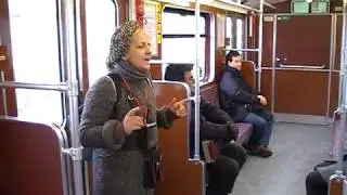 Spanische live music in der Berliner U-Bahn Linie 1 von der Uhlandsra&szlig;e bis Warschauer Stra&szlig;e