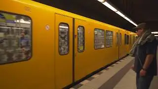 Germany, Berlin, U-Bahn night ride from Bismarckstraße to  Halemweg