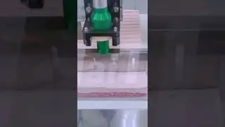 Ultrasonic cake slicing machine strawberry cake cutting machine