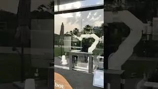 Caf&eacute; Bot | Robot Caf&eacute; in Dubai | Cafe X Bot #caf&eacute;bot #cafebotdubai #robot #robatomakingcafe #shorts