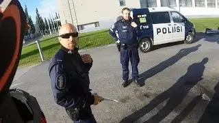 Poliisit pys&auml;ytti + kuumottelua