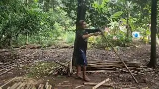 SMART TRICK: EASILY SPLIT BAMBOO USING A SUPER SHARP TOOL! - Agriculture Farming
