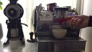 Espresso brewhead cleaning with the Espazzola