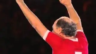 Falcão é aplaudido e se emociona na abertura do Beira Rio