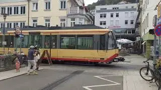 Trainspotting: Enztalbahn, Einfahrt S6 in Bad Wildbad am Bahnhof Uhlandplatz mit GT8-100D/2S-M
