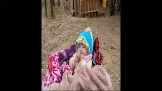 Teen Mom at 16 Earning Money to Raise Her Baby Alone