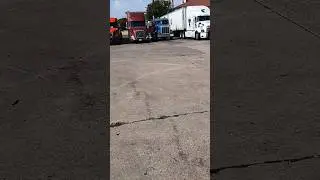 Sleeper vs Day Cab view and walk around #truckdriver