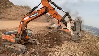 Doosan Dx420LCA Excavator Cutting Hill For Road Construction