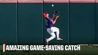 UNREAL Willie Mays-style game-saving grab by the Clemson centerfielder 🤯 | ESPN College Baseball