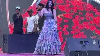 KAJRA RE SONG PE COLLEGE Kİ LADKI NE KIYA DANCE #kajrare #dance #vlog