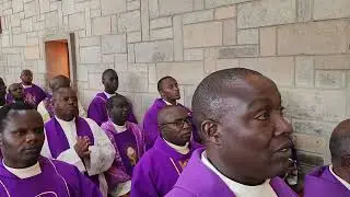 Askofu Wainaina wa Muranga aongoza Konsekrashio ya Mwili na Damu Takatifu ya Bwana wetu Yesu Kristu 
