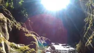 Abbagliati dal sole - orrido di Nesso